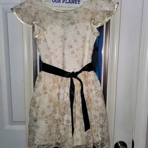 Girls size 6 Bonnie Jean lace dress